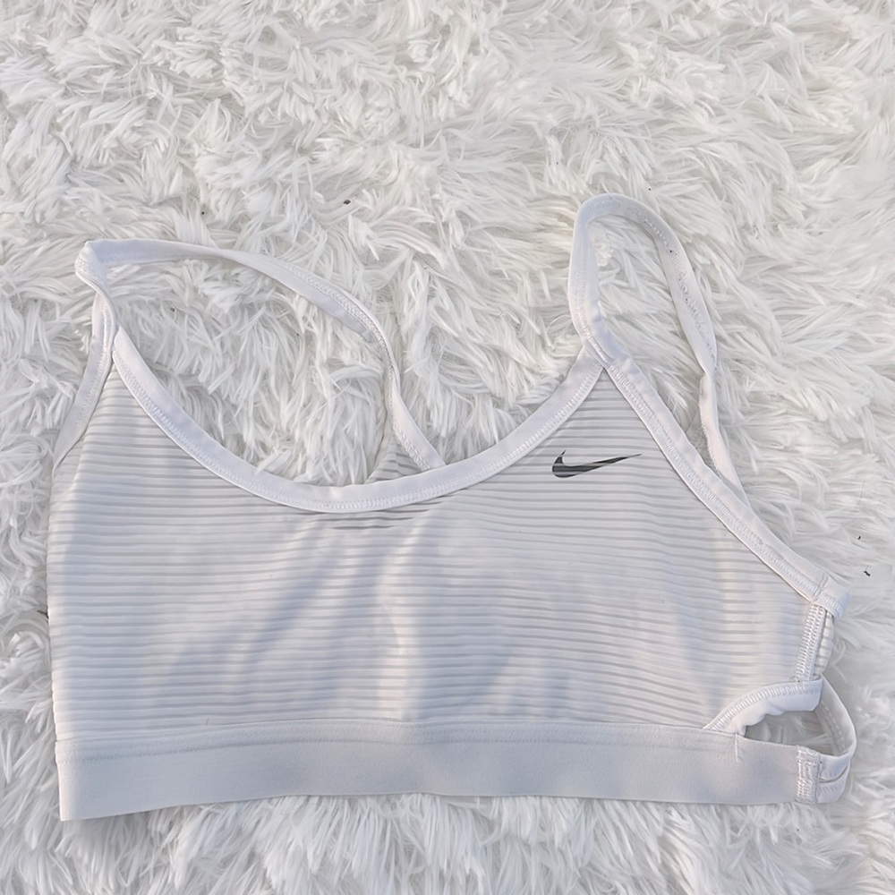 White nike sports bra